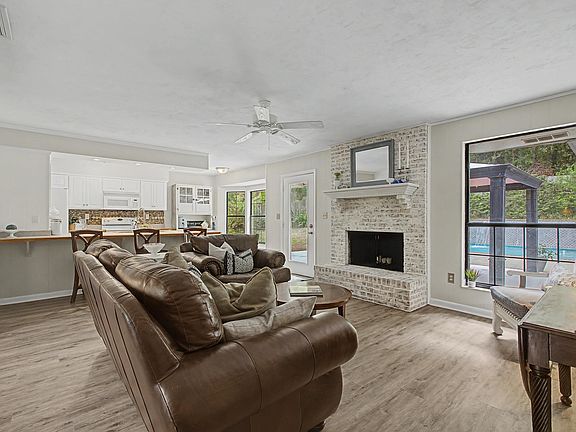4th image of 4145 Yardley Cir