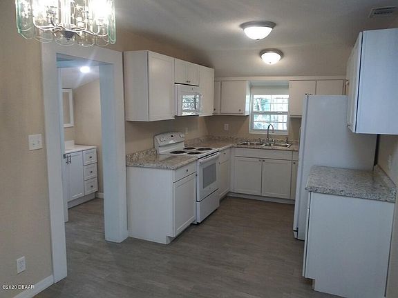 2nd image of 828 Hibiscus Ave