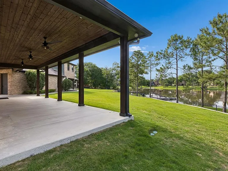 517 Pine Island Cir — Photo 38