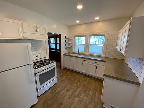 2nd image of 324 Paine Ave