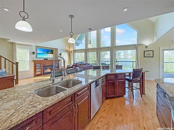 4th image of 46 Sunset WAY