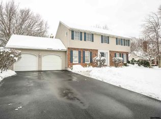 34 Traditional Ln, Loudonville, NY