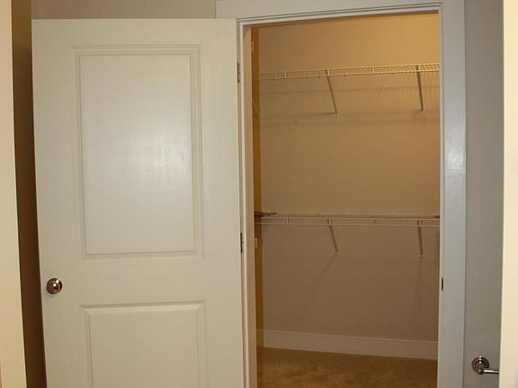 5th image of 2903 Bleeker St Unit 206