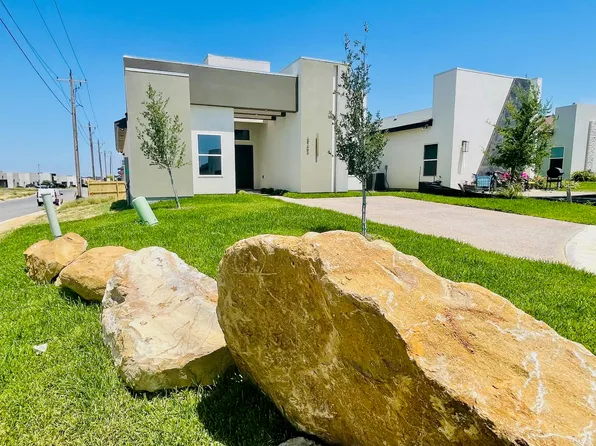 3702 Bella St, Laredo, TX 78046