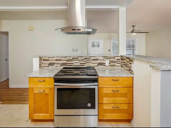 3rd image of 2665 Spring Dr SE