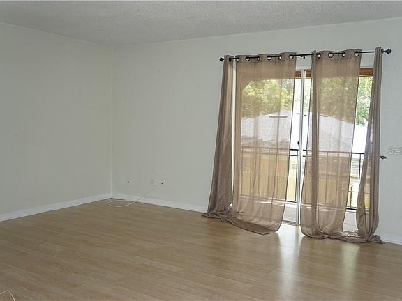 3rd image of 268 Lewfield Cir