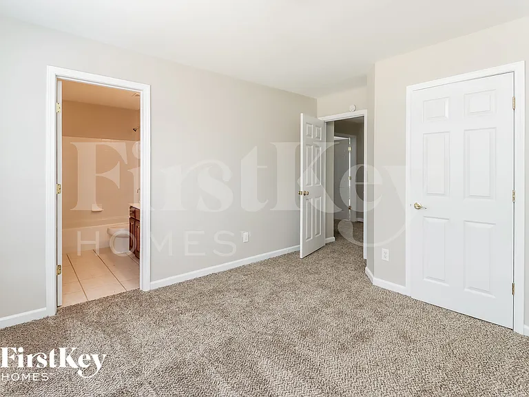 1421 Kentmire Ct — Photo 12