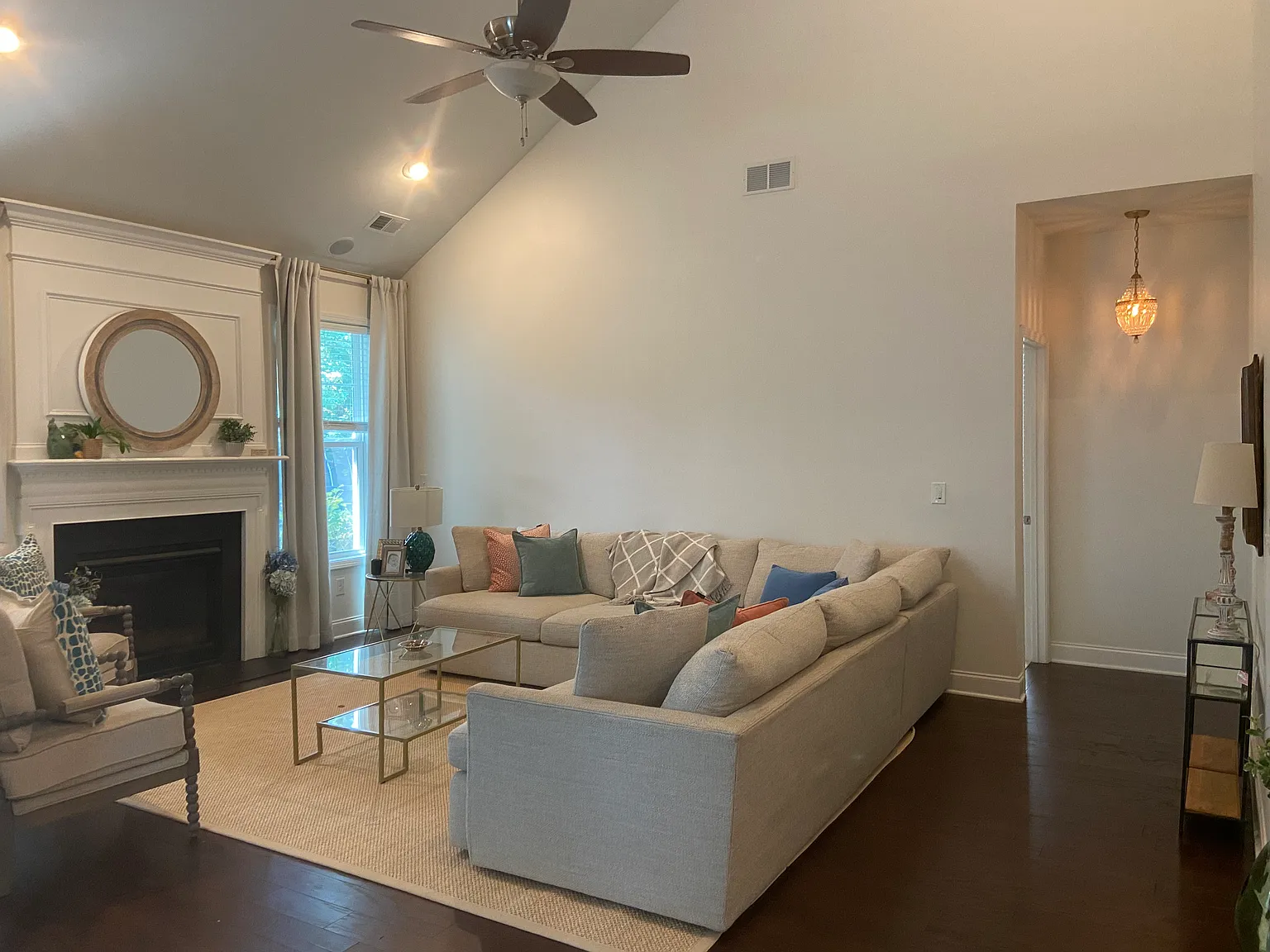 4 bed, 2719 sqft, $5,500 — Photo 4