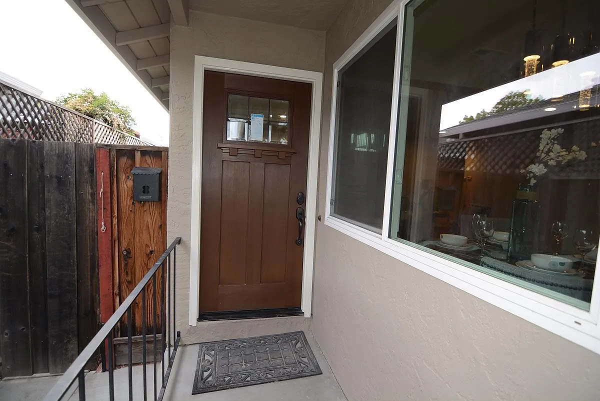2 bed, 1150 sqft, $3,750 — Photo 2