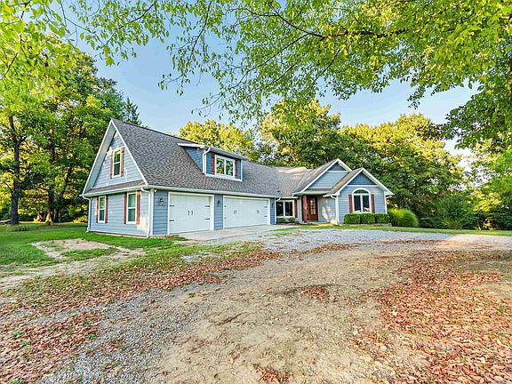 2nd image of 631 Fairview Dr