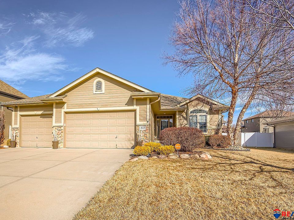 1st image of 7628 Leawood St