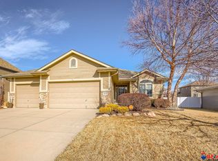 7628 Leawood St, Papillion, NE 68046