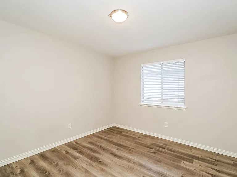 2232 Southway — Photo 14