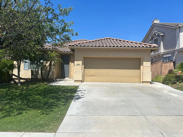 42557 Drennon Ct — Photo 1