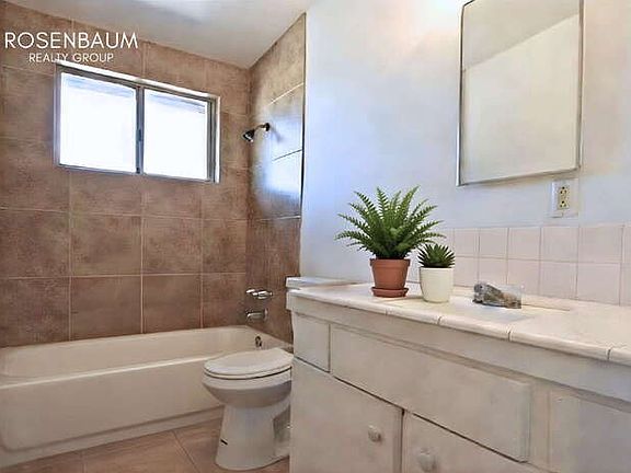 4th image of 565 S Hobson APT 1