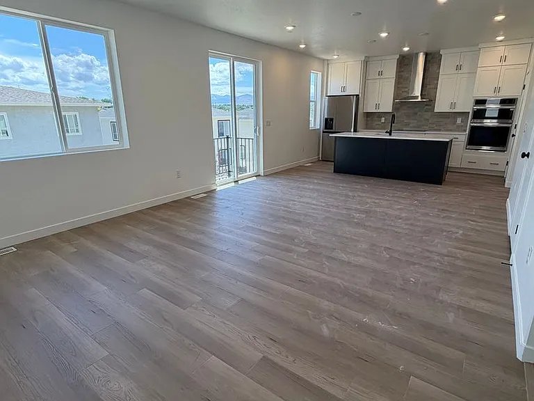 909 Bullion St — Photo 16