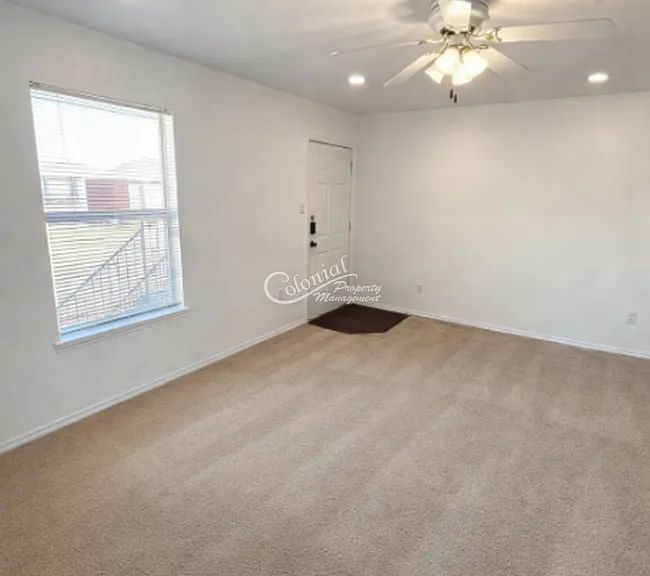5704 Greengate Dr #D — Photo 3