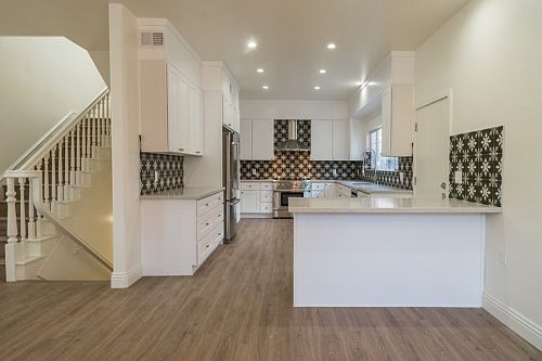 5th image of 948 15th St APT 1