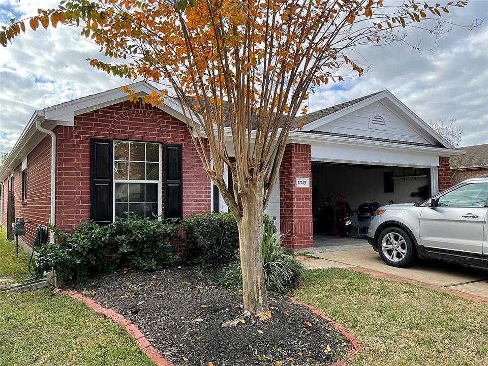 1st image of 17419 Hoover Gardens Dr