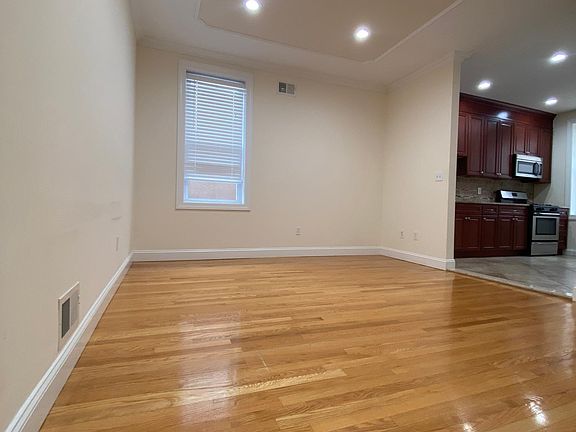 3rd image of 10 Shaughnessy Ln #A