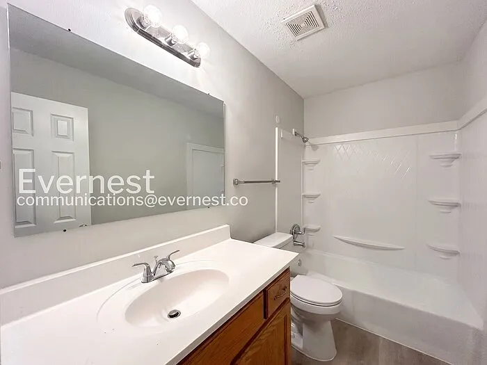 2372 Ashland Dr — Photo 9