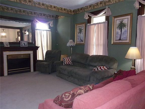 5th image of 306 E College St