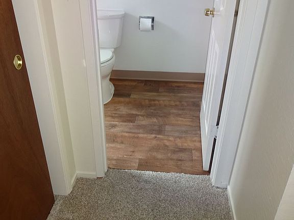 4th image of 2618 27th St APT 02