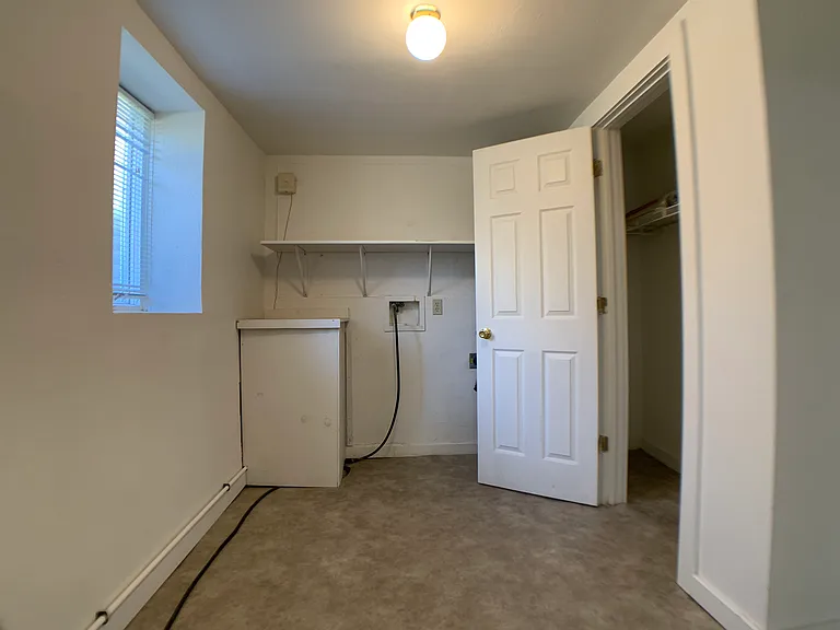 215CanningSt - LaundryRoom(1)_11242020