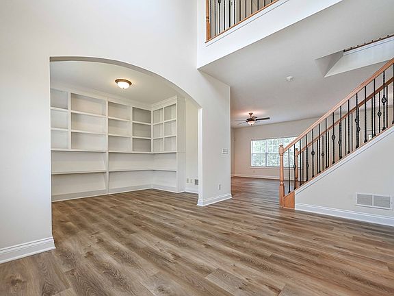 3rd image of 220 Brookwood Dr #30117C