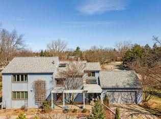 3805 Waldenwood Dr, Ann Arbor, MI