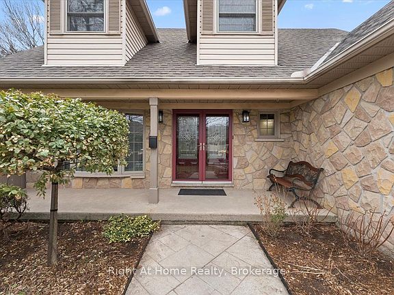 3rd image of 437 Shoreacres Rd
