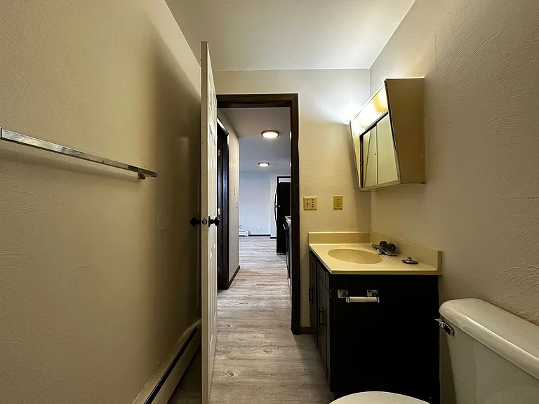 1052 Winter Ln — Photo 13