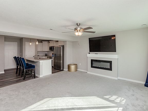 4th image of 5712 NE Lowell Ln