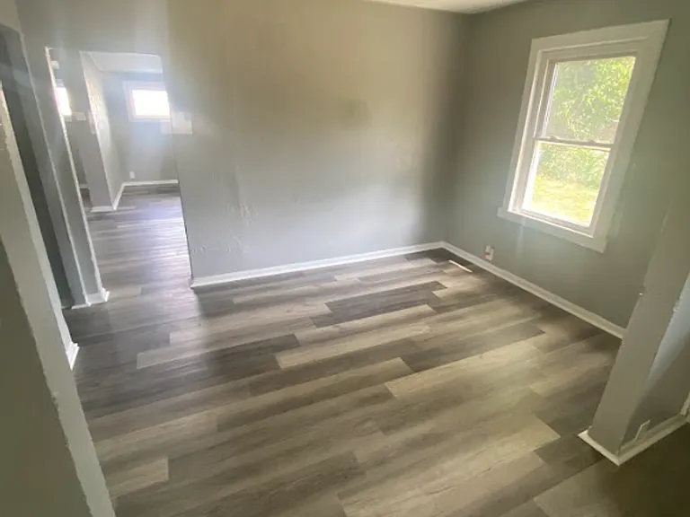 157 1/2 Stafford Ave — Photo 2