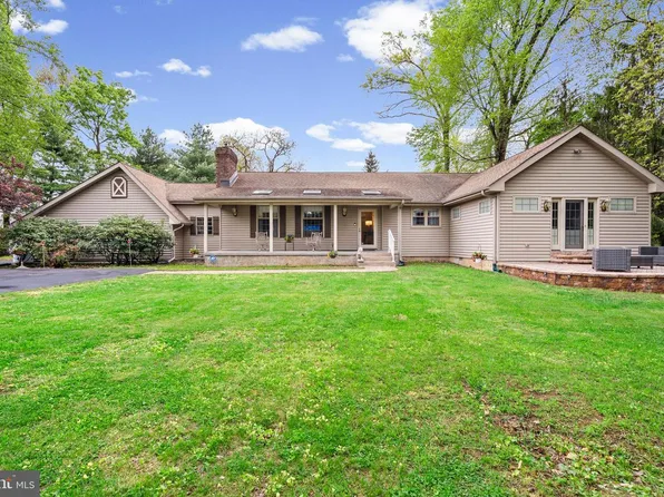 612 Doublewoods Rd, Langhorne, PA 19047