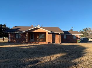 310 E Iowa St, Plains, KS 67869