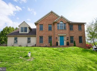 354 W Charlotte St, Millersville, PA 17551