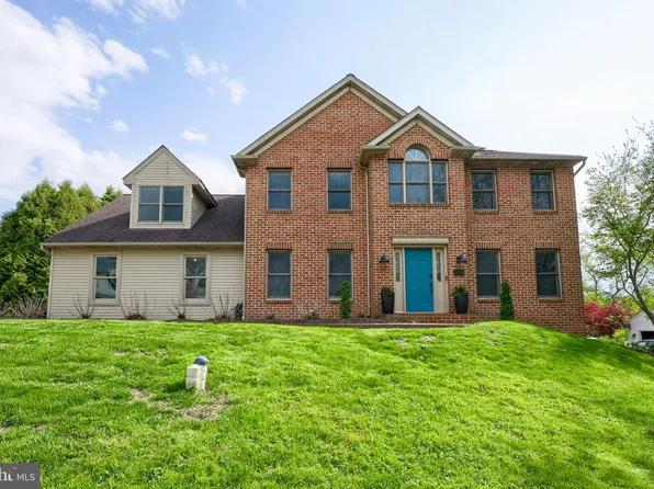 354 W Charlotte St, Millersville, PA 17551