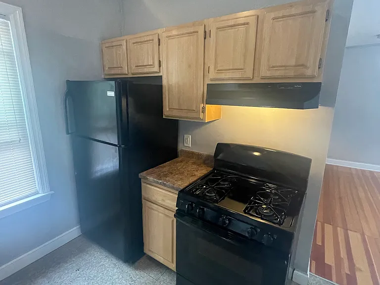 16-18 Brackett St #2 — Photo 6