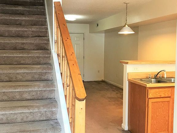 3rd image of 210 Smith St