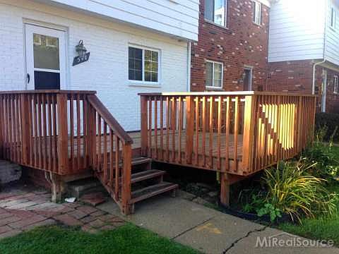 3rd image of 548 Fox Hills Dr S