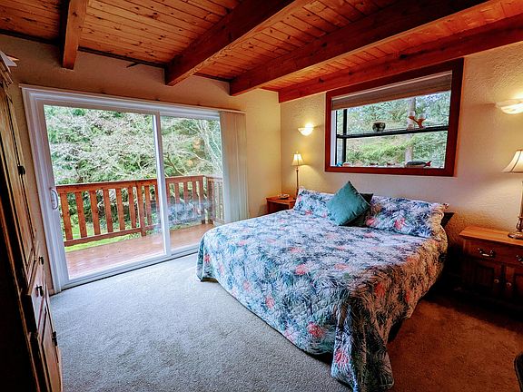 5th image of 2778 NE Alderwood Ln
