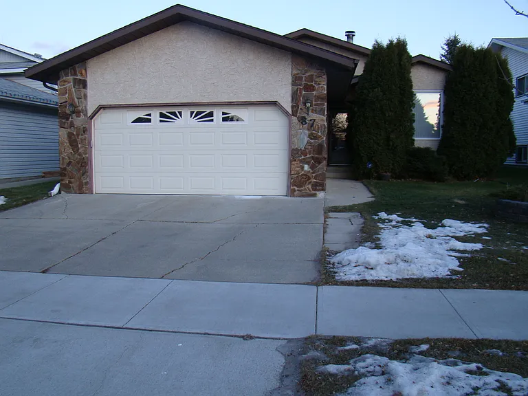 87 Millgrove Dr — Photo 1