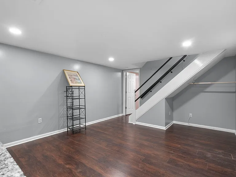 1029 Regina Dr — Photo 20