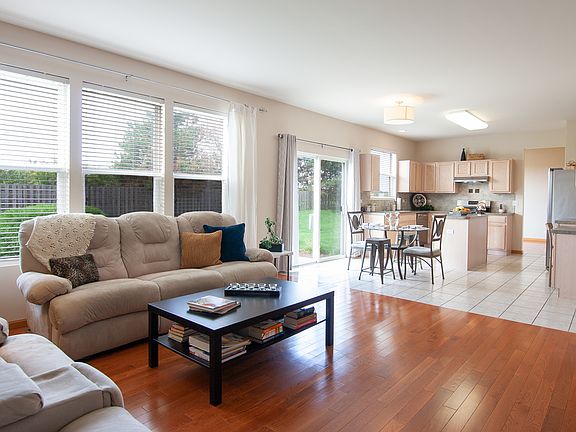 4th image of 11822 Presley Cir