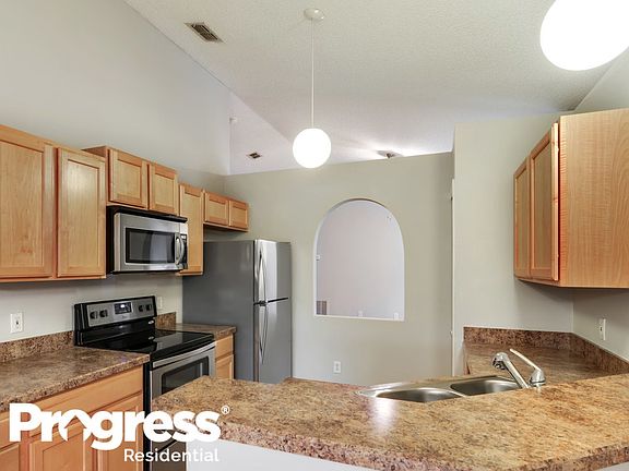 4th image of 8448 W Oak Crossing Dr
