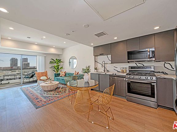 4th image of 321 S Oxford Ave #606