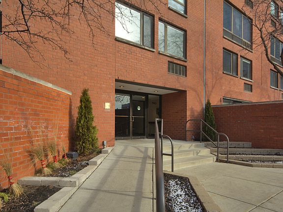 2nd image of 1143 S Plymouth Ct APT 304