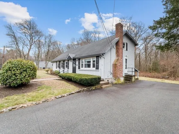 81 Damon Ave, Holbrook, MA 02343