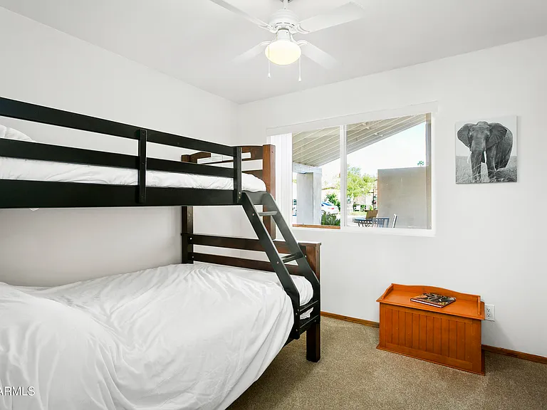 2707 E Louise Dr — Photo 20